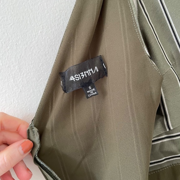 4SI3NNA Striped Green Jumpsuit with a Center Cutout - Picture 9 of 14